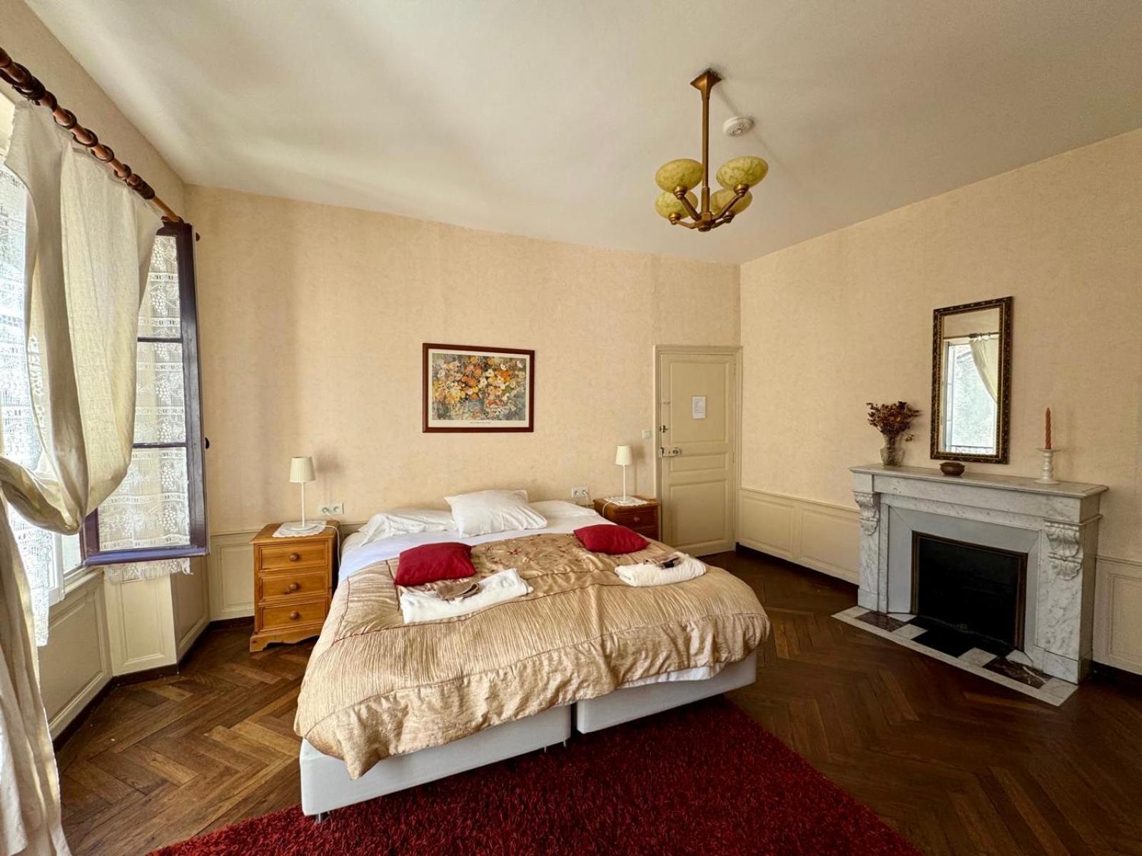 L'Escapade Place Voltaire Vermenton 部屋 写真